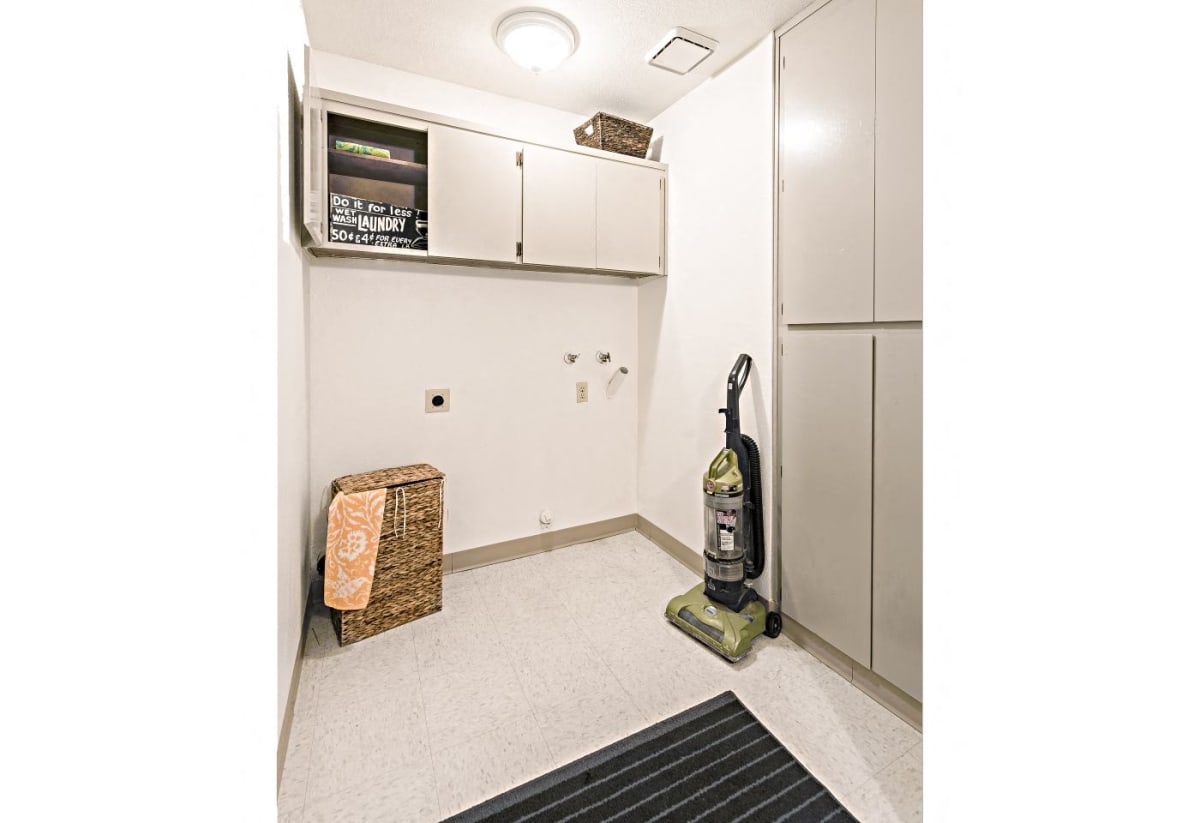 Photos and Video of Willow Lakes in Corcoran, CA